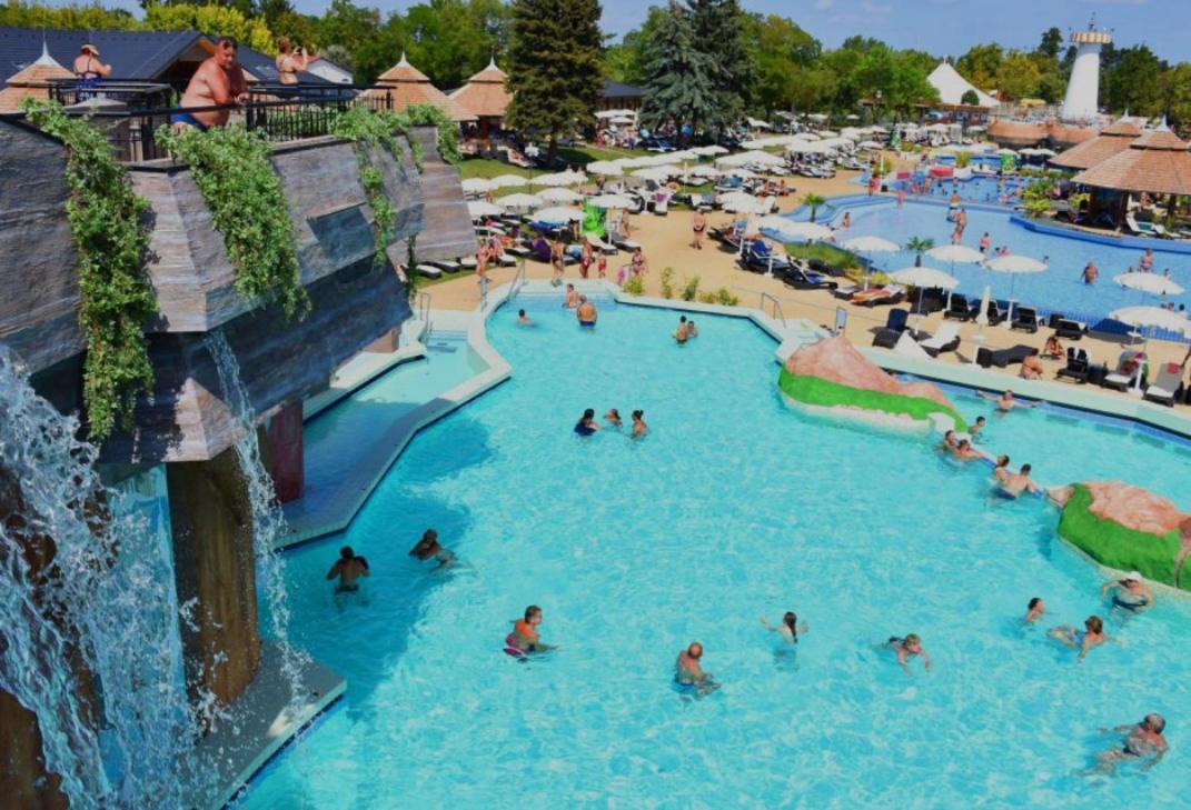 Beach Deluxe Apartman Hajduszoboszlo Exterior photo